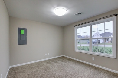 834 Rushing Dr, Clarksville, TN 37042 - photo 3