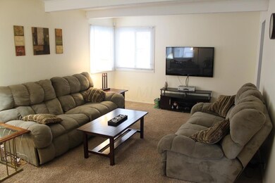 Living Room 2.jpg