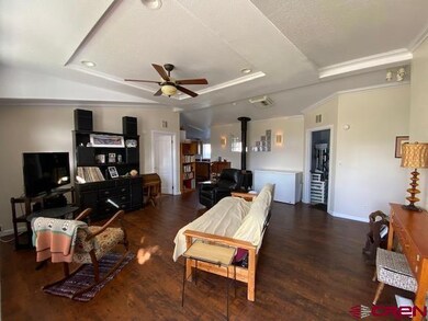 Living room/entry