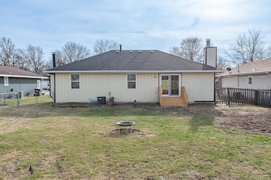 3313 W Camelot St, Springfield, MO 65807 - photo 4