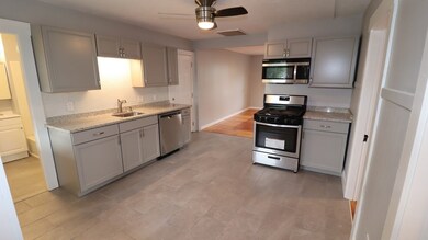 19 Cross St unit 2L, South Grafton, MA 01560 - photo 4