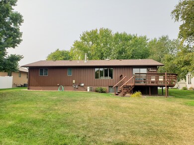 242 20th Ave NE, Jamestown, ND 58401 - photo 4
