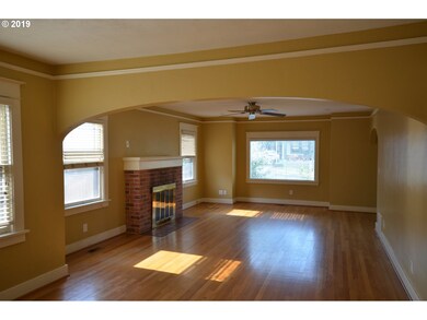 607 E 9th St, the Dalles, OR 97058 - photo 5