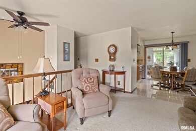 5404 Oakbrook Rd, Davenport, IA 52806 - photo 7