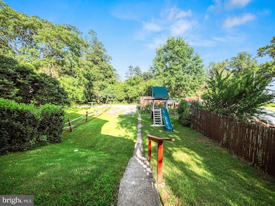 918 Morgantown Rd, Reading, PA 19607 - photo 6