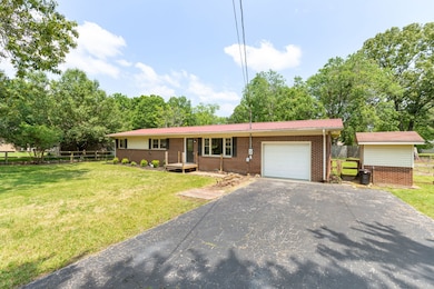 1013 Royal Trail, Manchester, TN 37355 - photo 2