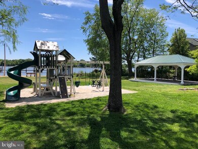 1215 Johnson Dr, Shady Side, MD 20764 - photo 4