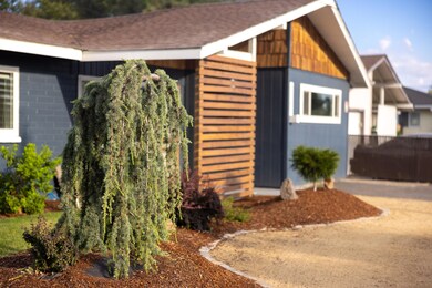 1121 Washburn Way, Klamath Falls, OR 97603 - photo 7