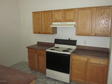 Kitchen (Picture 2)