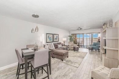Living/Dining Area