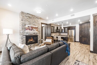 3_Living-Room_1800x1200_3797859