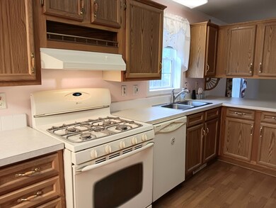 2804 Oak Point Dr, Middleboro, MA 02346 - photo 4