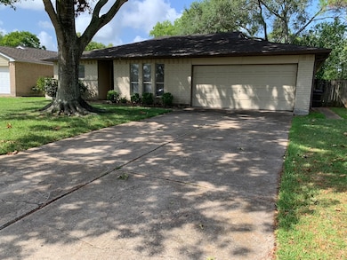 16818 Bougainvilla Ln, Friendswood, TX 77546 - photo 2