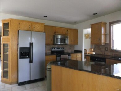 7023 Versailles Square, Bethlehem, PA 18017 - photo 6