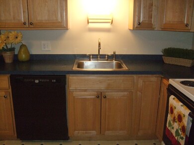 89 Pleasant St unit D7, Medfield, MA 02052 - photo 3