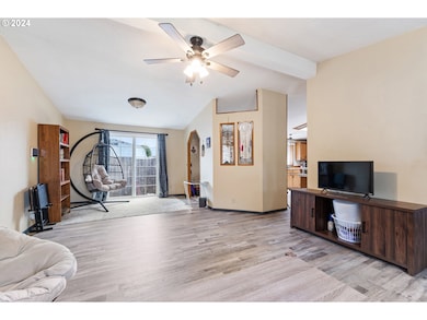 1083 S 59th St, Springfield, OR 97478 - photo 6