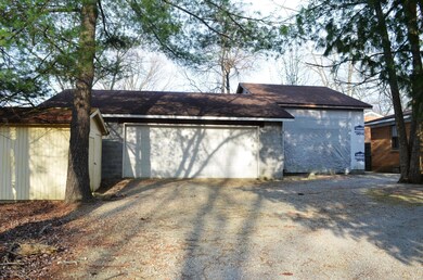 6516 Firethorn Way, Louisville, KY 40229 - photo 2