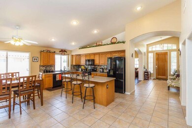 005_KITCHEN