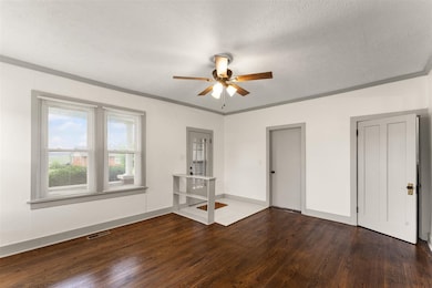 303 E 4th St, Smiths Grove, KY 42171 - photo 2