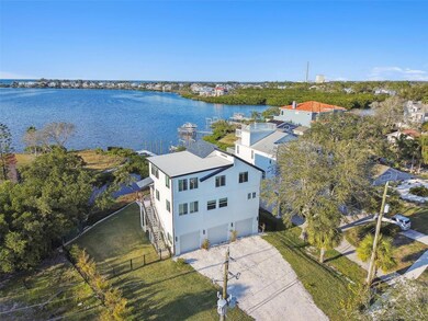 1640 Seabreeze Dr, Tarpon Springs, FL 34689 - photo 2