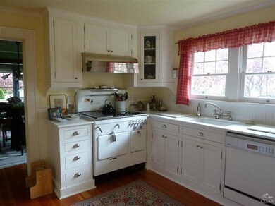 552 NW State St, Bend, OR 97701 - photo 5