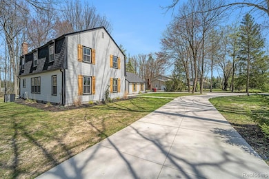 26914 Pebblestone St, Southfield, MI 48034 - photo 4