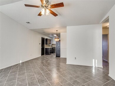 9120 Checkerbloom Dr, Oklahoma City, OK 73165 - photo 3