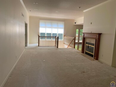 4212 SW Lincolnshire Rd, Topeka, KS 66610 - photo 2