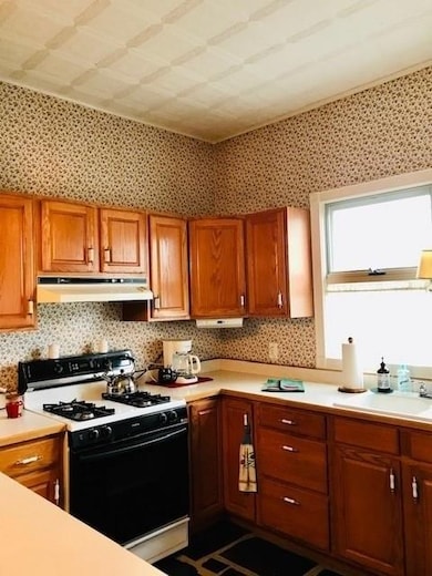 317 N Wabash St, Wabash, IN 46992 - photo 2