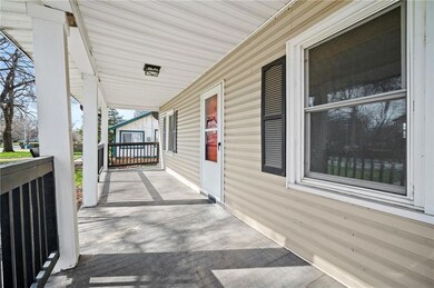 1608 48th St, Des Moines, IA 50310 - photo 3