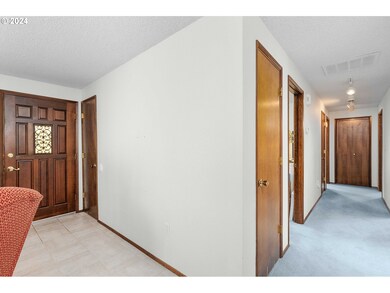 200 Shady Dr, Roseburg, OR 97471 - photo 4