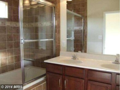 8209 Gibbs Way, Hyattsville, MD 20785 - photo 3