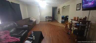 901 N Hopi St, Chouteau, OK 74337 - photo 7