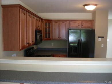 6941 Hunt Dr, Macungie, PA 18062 - photo 3