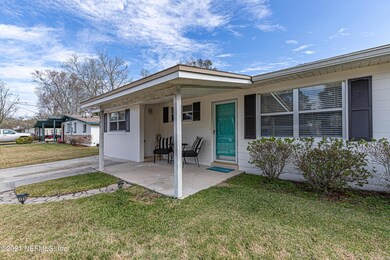 2069 Hugh Edwards Dr, Jacksonville, FL 32210 - photo 4