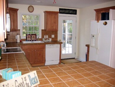 307 Peachtree St, Saint Simons Island, GA 31522 - photo 5