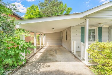 6-web-or-mls-4706 Neel Street-7