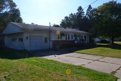 526 Hunt St SE, Lowell, MI 49331 - photo 2