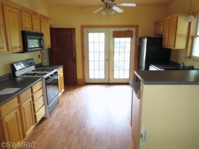 1306 Oak St, Niles, MI 49120 - photo 2