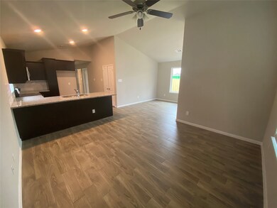 4514 Collins Rd, Houston, TX 77093 - photo 5