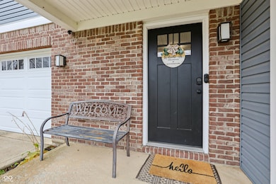 2277 S Briarwood Dr, New Palestine, IN 46163 - photo 4