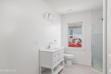 921 Shamrock Ave, Knoxville, TN 37917 - photo 4