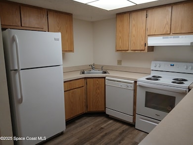 1698 Sunny Brook Ln NE unit G203, Palm Bay, FL 32905 - photo 5