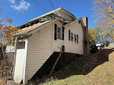 104 3rd St SE, Pulaski, VA 24301 - photo 2