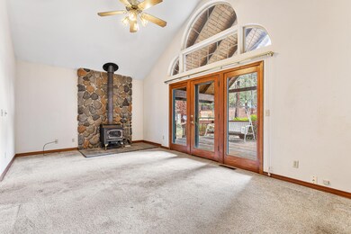 3592 E Evans Creek Rd, Rogue River, OR 97537 - photo 6