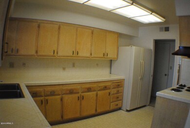 20110208180356584891000000-o