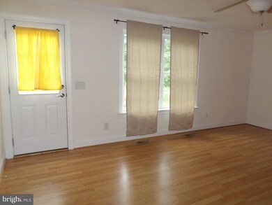 854 Lakeview Dr, Colonial Beach, VA 22443 - photo 6