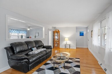 76 Jasper St, Saugus, MA 01906 - photo 7