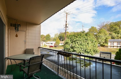 7617 Fontainebleau Dr unit 2138, New Carrollton, MD 20784 - photo 2