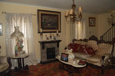 joyce livingroom 2
